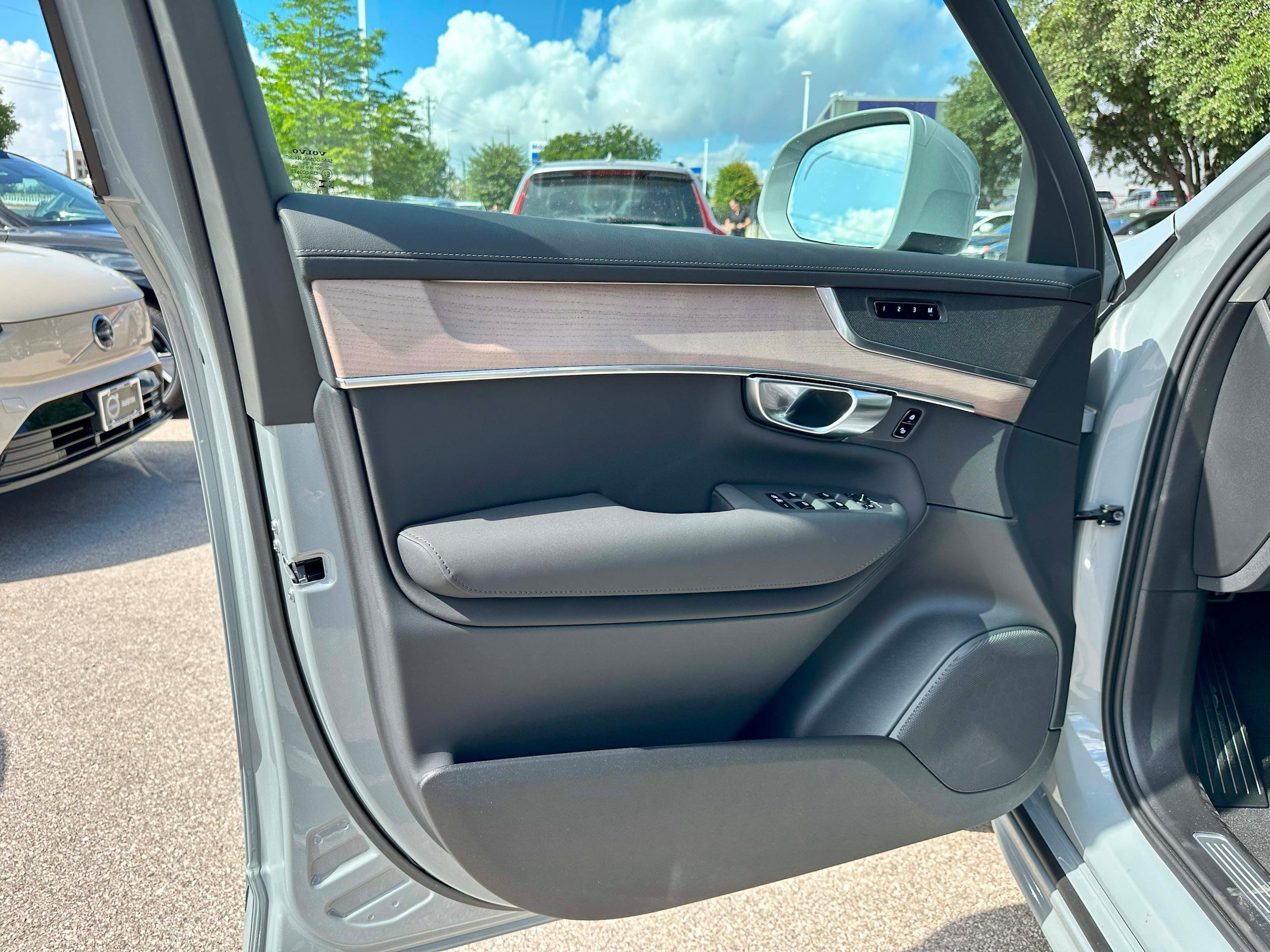 Used 2026 Volvo XC90 B6 Core AWD/4WD image 11