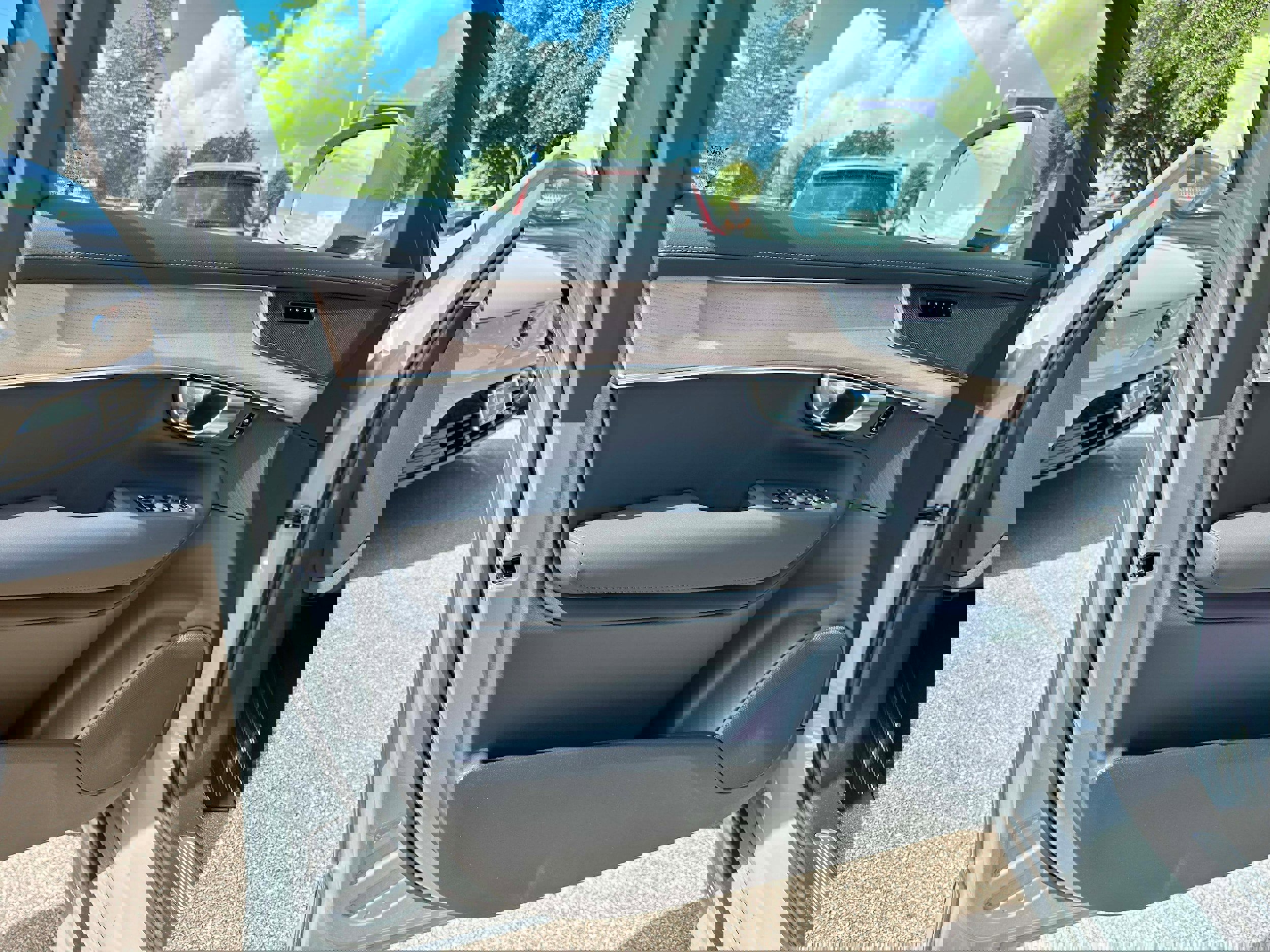 New 2026 Volvo XC90 B6 Core image 11