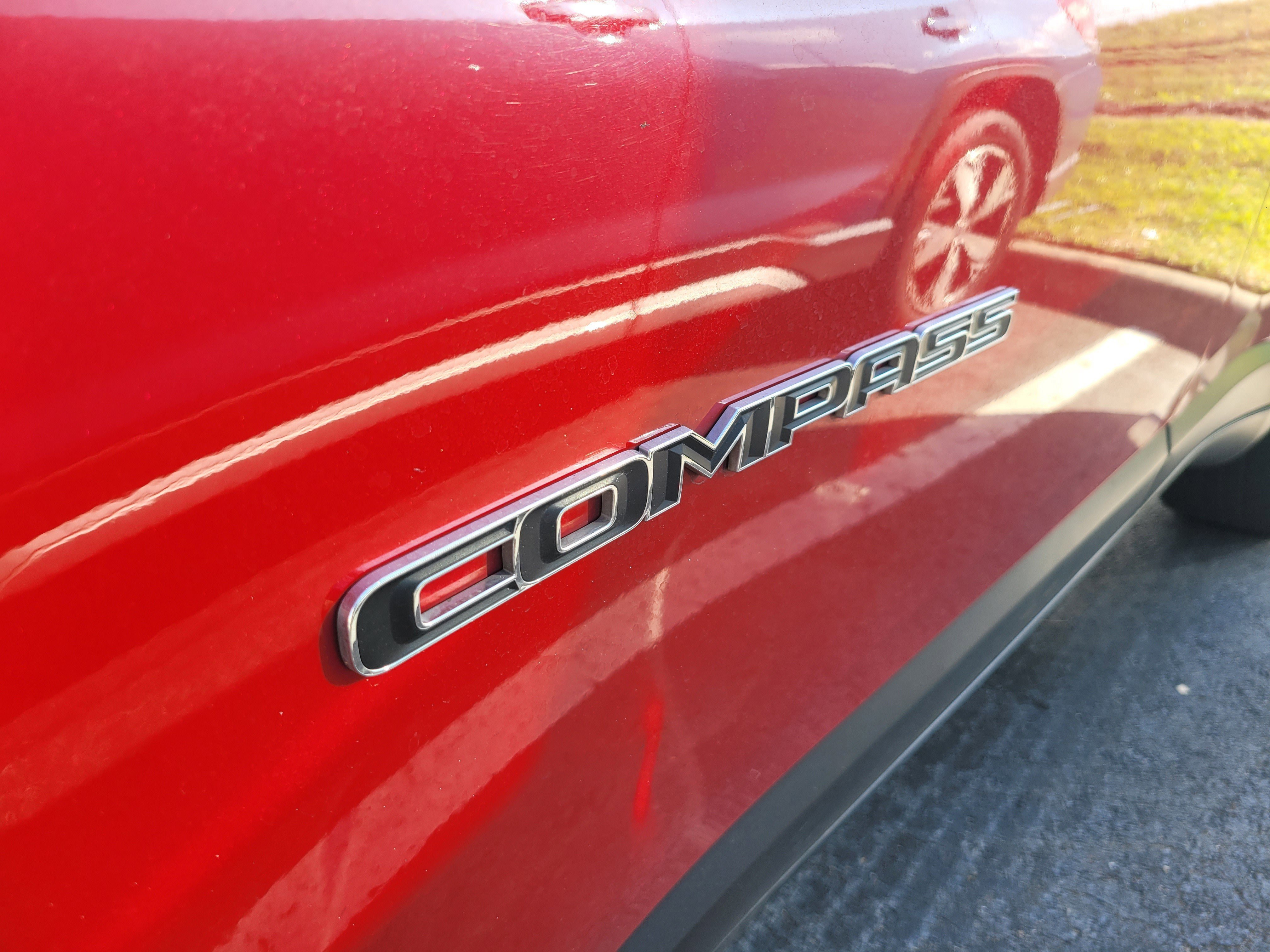 Used 2023 Jeep Compass Sport image 9