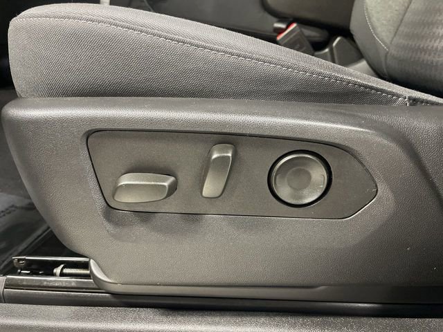 Used 2023 Chevrolet Silverado 1500 LT image 12