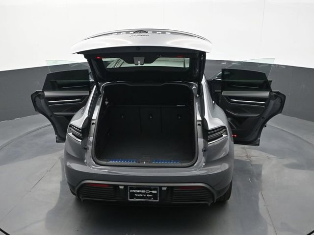 Used 2025 Porsche Macan Electric RWD image 28