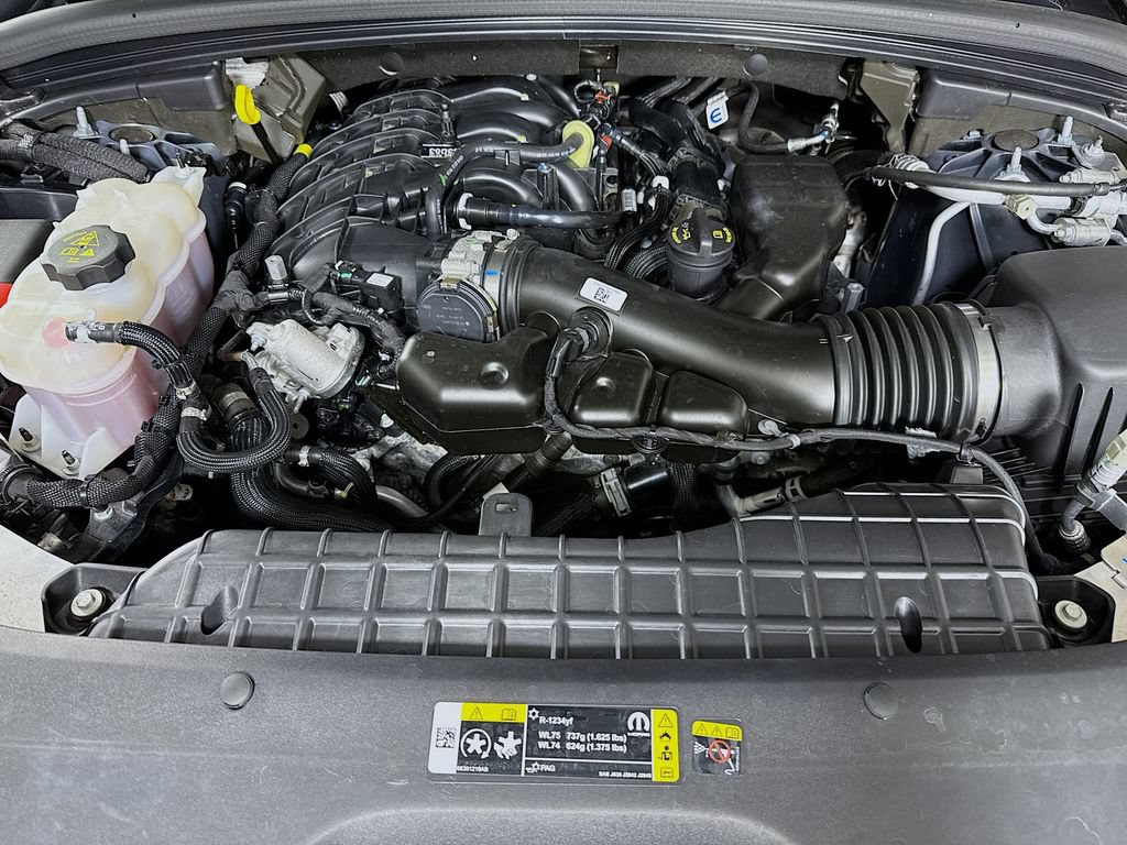 Used 2025 Jeep Grand Cherokee Laredo X AWD/4WD image 34