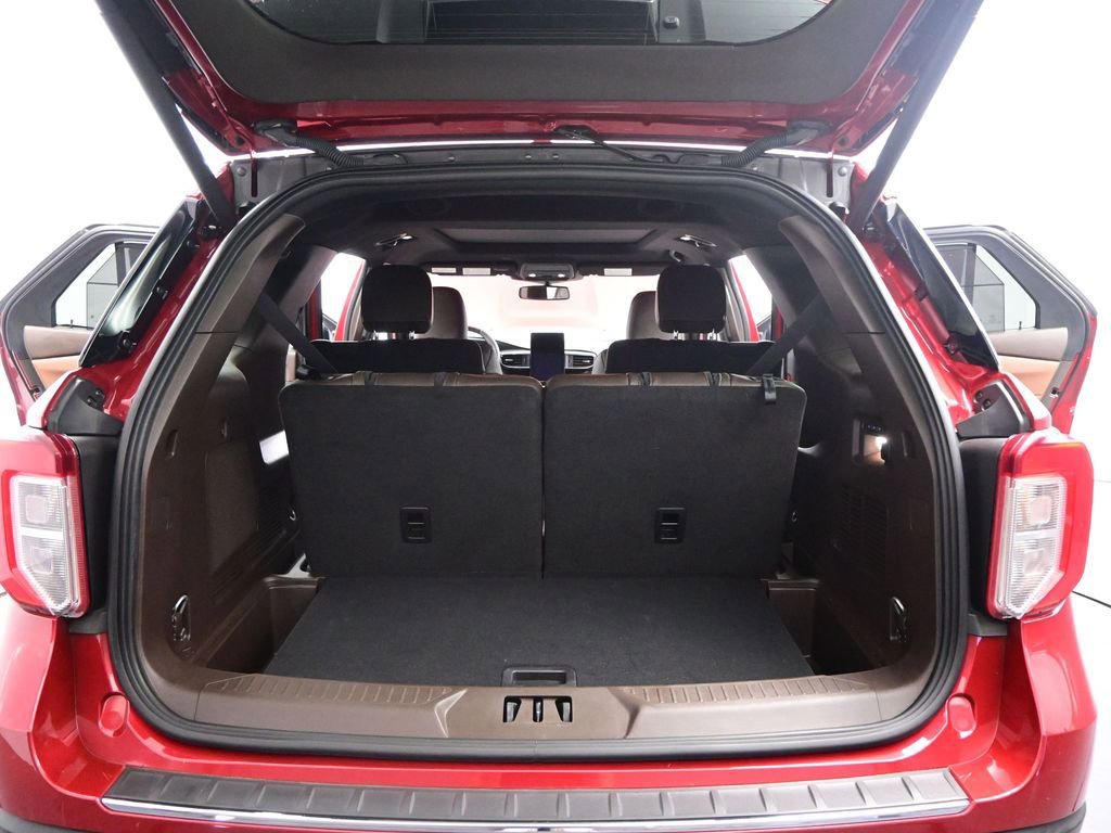 Used 2024 Ford Explorer King Ranch w/ Technology Package image 30