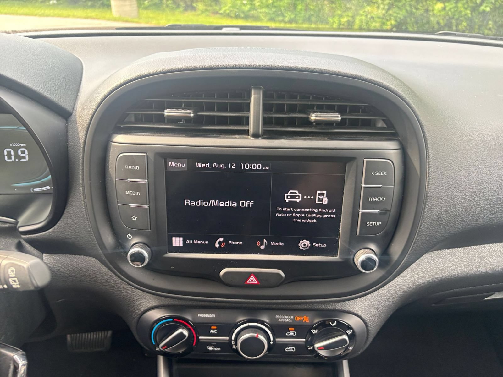 Used 2025 Kia Soul LX w/ LX Technology Package FWD image 19