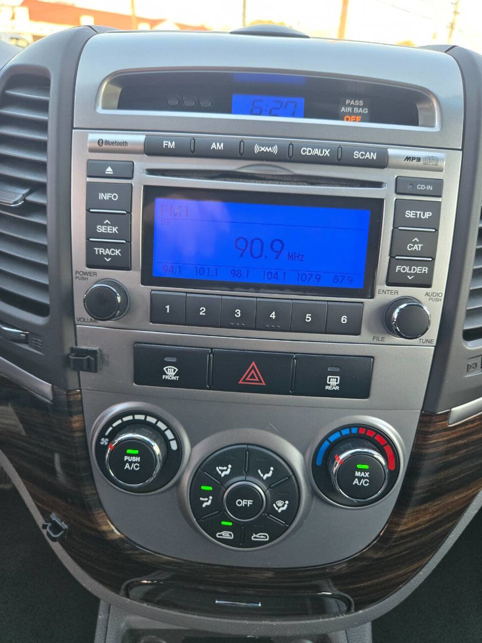 Used 2012 Hyundai Santa Fe GLS image 18