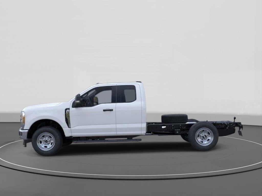 New 2026 Ford F350 XL w/ XL Chrome Package image 3