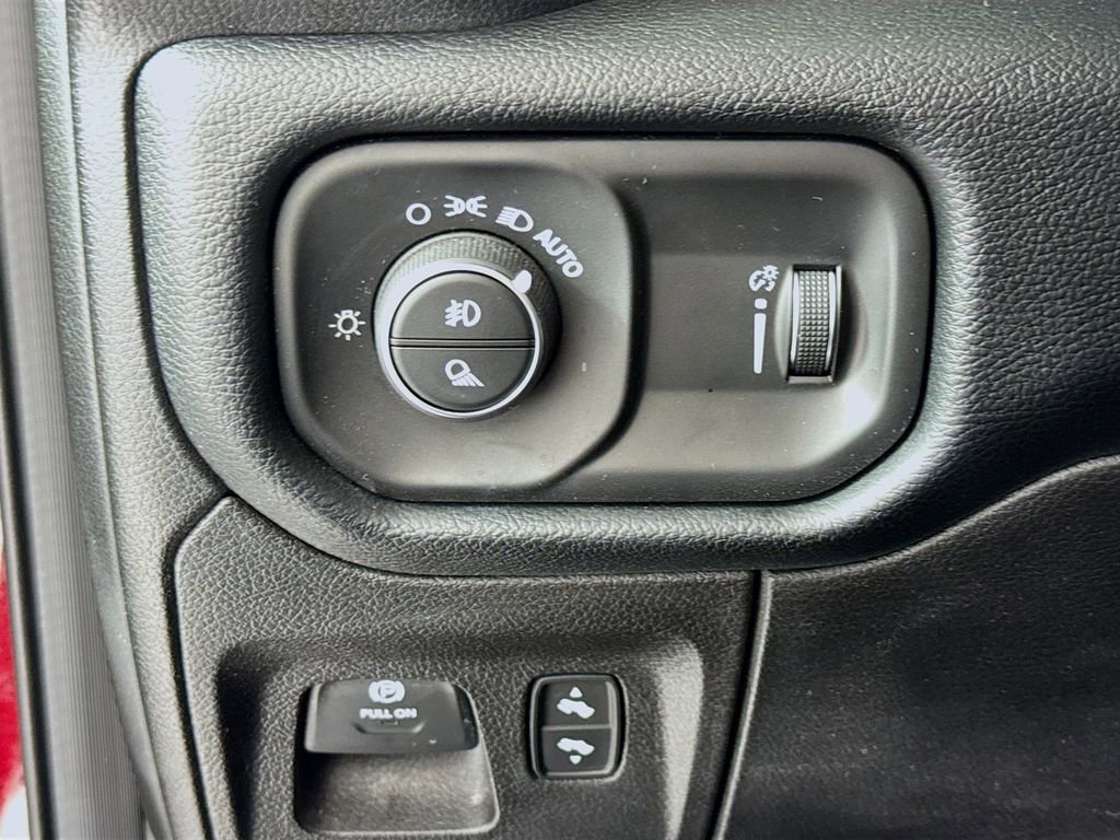 Used 2020 RAM 1500 Sport w/ Leather & Sound Group image 11