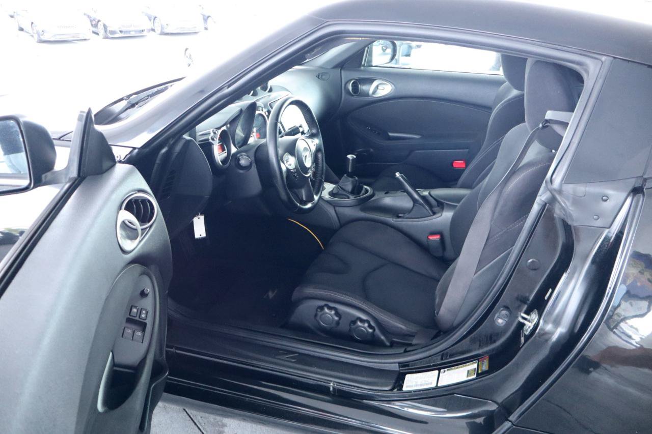 Used 2017 Nissan 370Z Coupe RWD image 14
