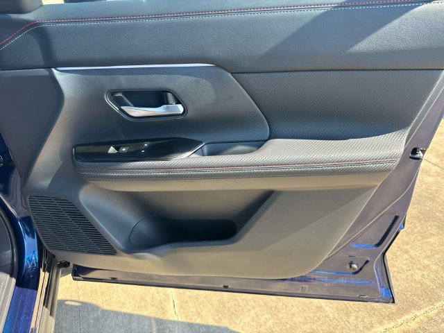 New 2027 Nissan Kicks SR FWD image 16