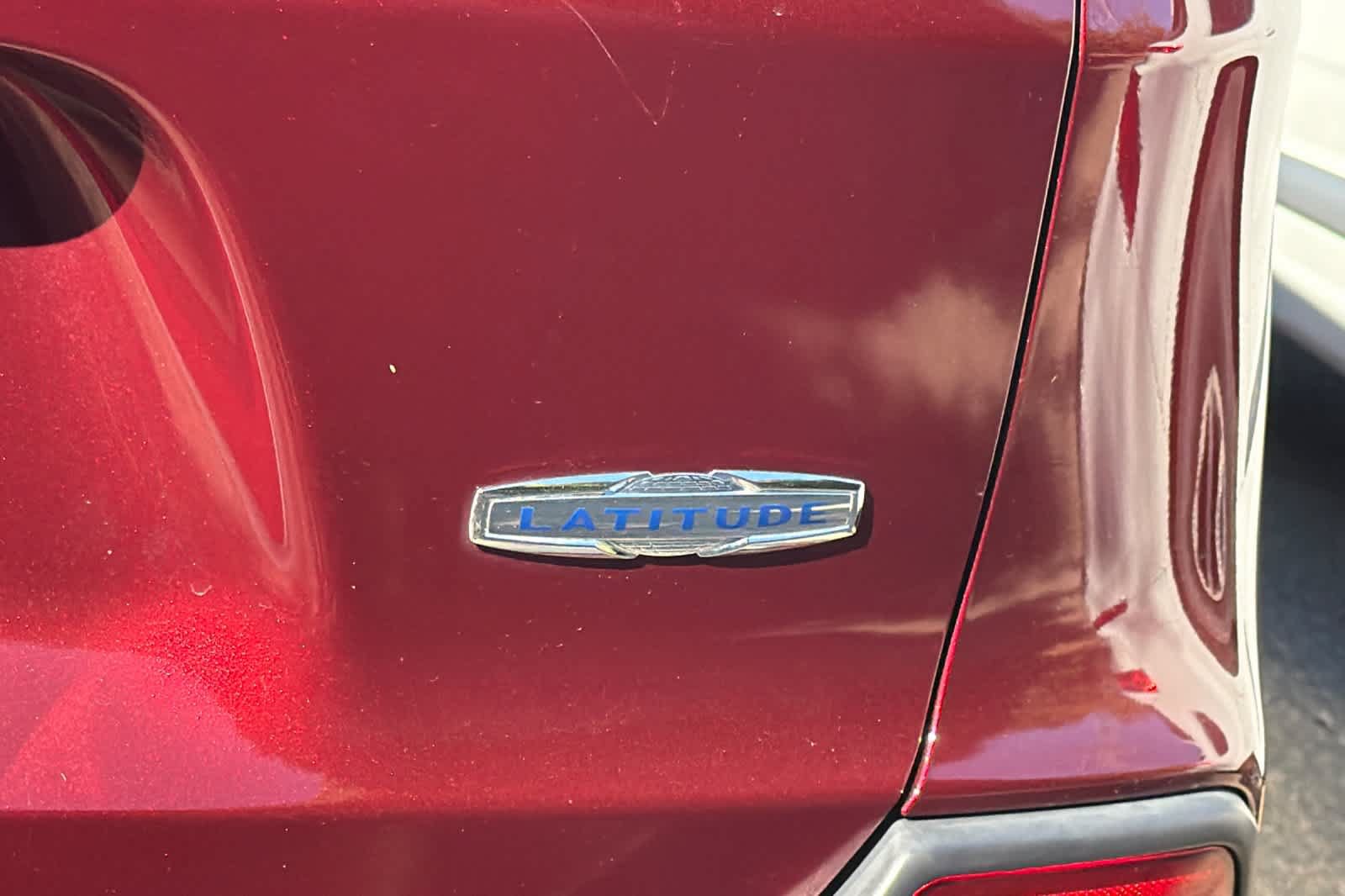 Used 2019 Jeep Cherokee Latitude Plus w/ Cold Weather Group AWD/4WD image 7