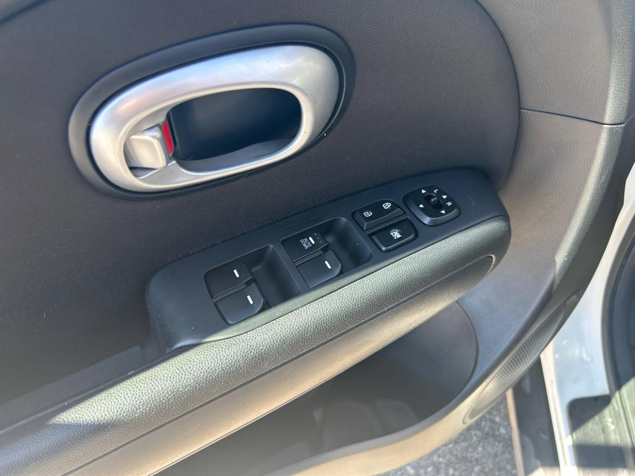 Used 2016 Kia Soul w/ Convenience Package image 12
