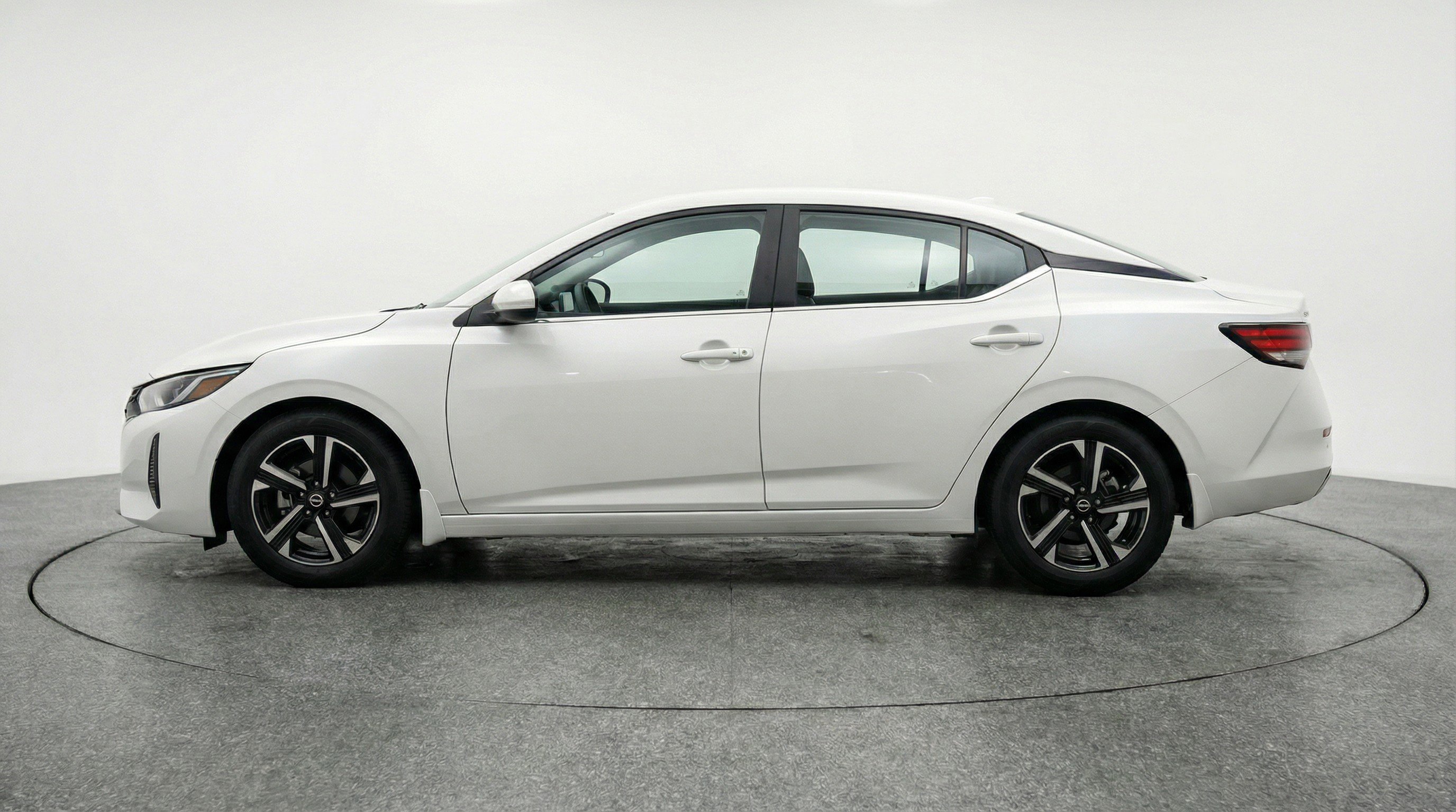 Used 2025 Nissan Sentra SV image 5