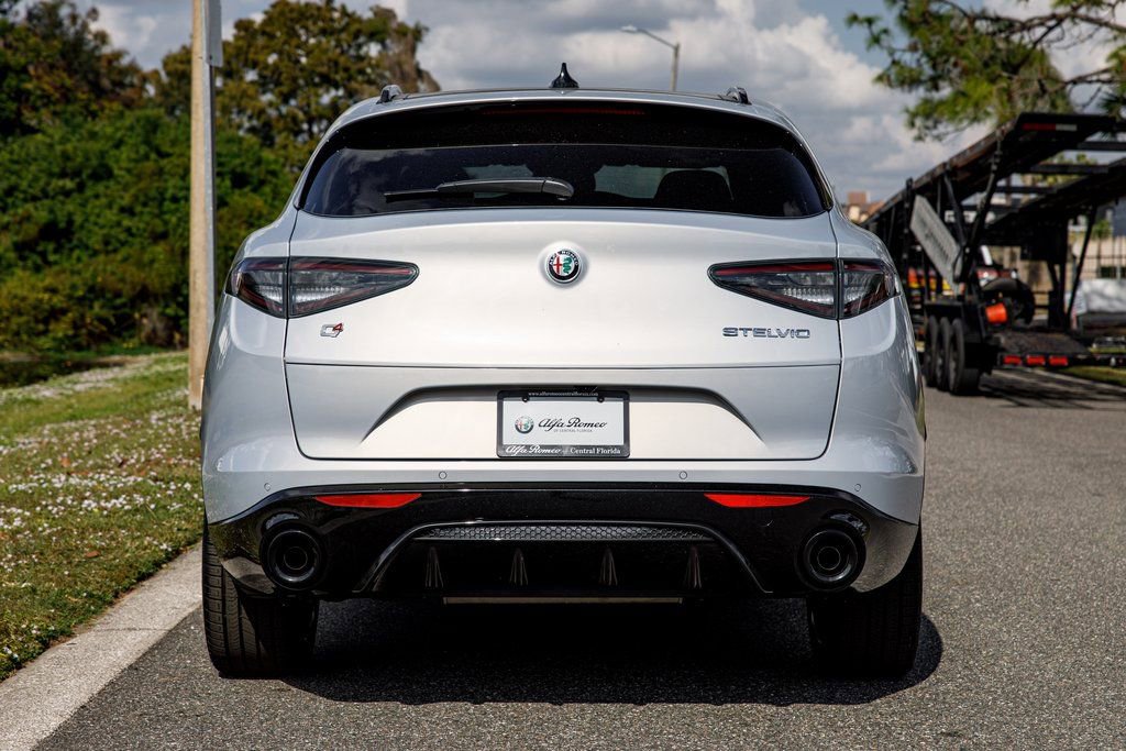 New 2025 Alfa Romeo Stelvio Sprint w/ Veloce Package image 4