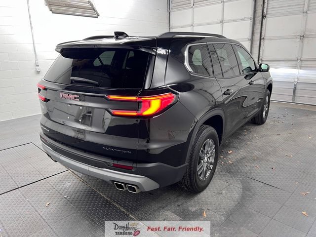 Used 2025 GMC Acadia Elevation FWD image 9