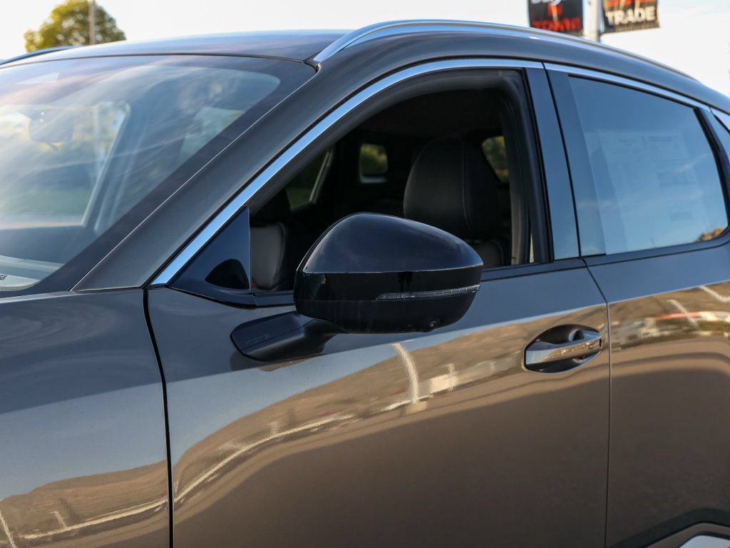 New 2026 Nissan Kicks SR FWD image 12