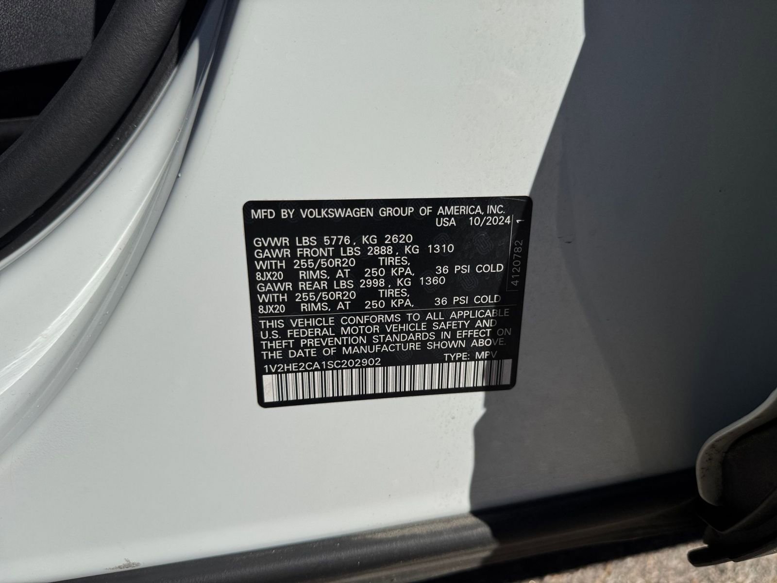 Used 2025 Volkswagen Atlas Cross Sport SE image 23