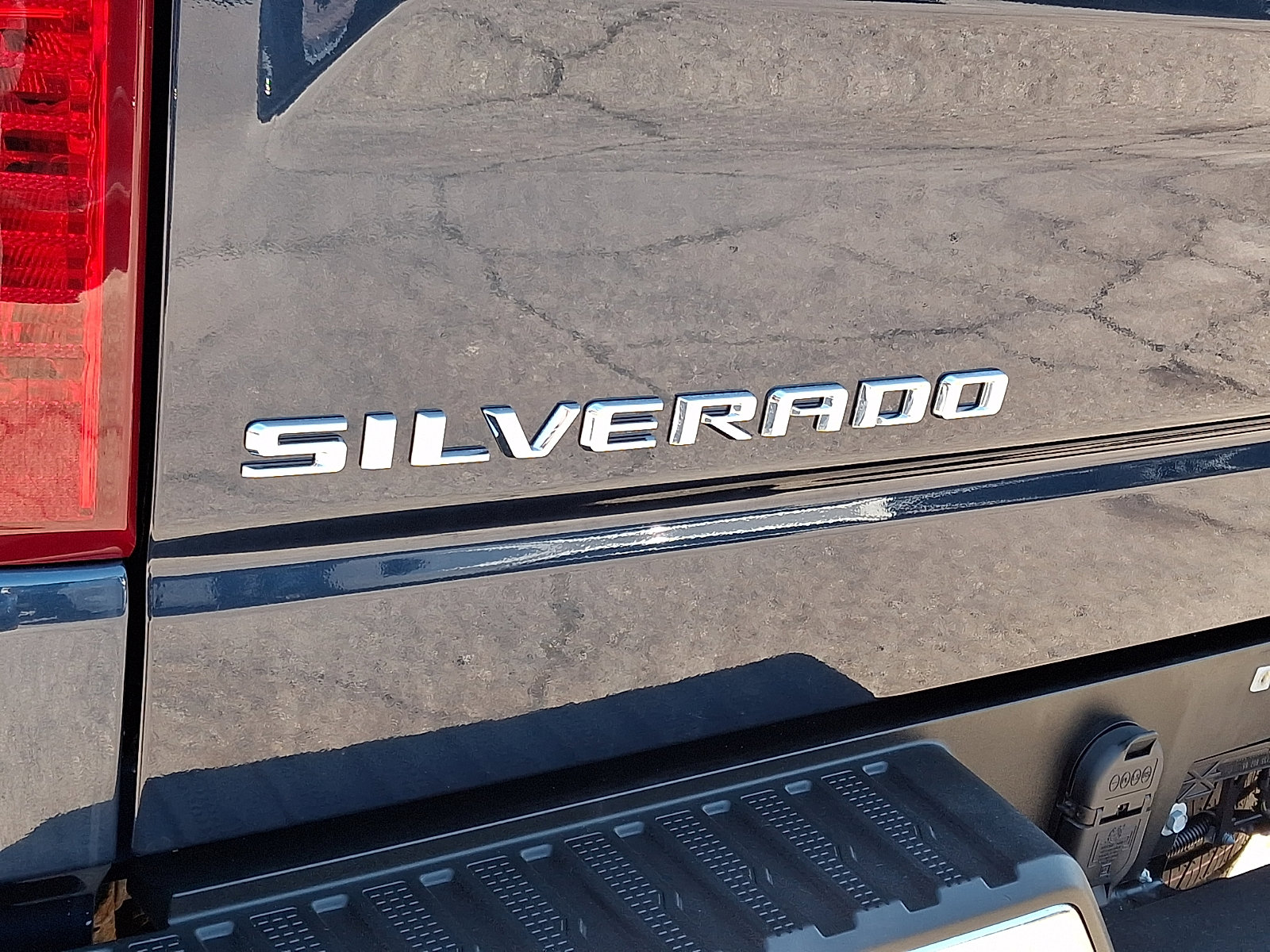 Used 2022 Chevrolet Silverado 1500 LT AWD/4WD image 29