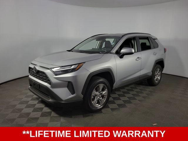 Used 2024 Toyota RAV4 XLE FWD image 3