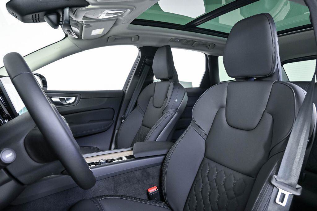 New 2026 Volvo XC60 B5 Plus w/ Protection Package Premier AWD/4WD image 5