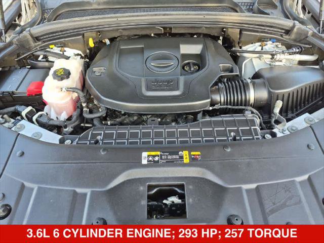 Certified 2022 Jeep Grand Cherokee L Overland w/ Luxury Tech Group IV AWD/4WD image 14