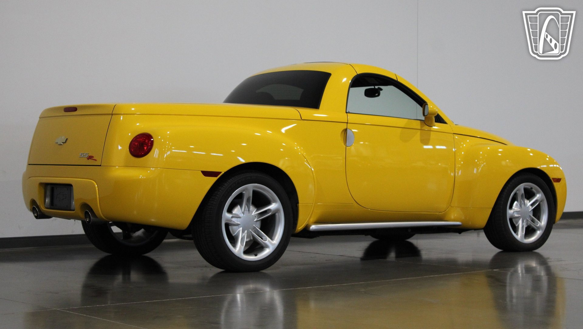Used 2003 Chevrolet SSR w/ Preferred Equipment Group RWD image 24