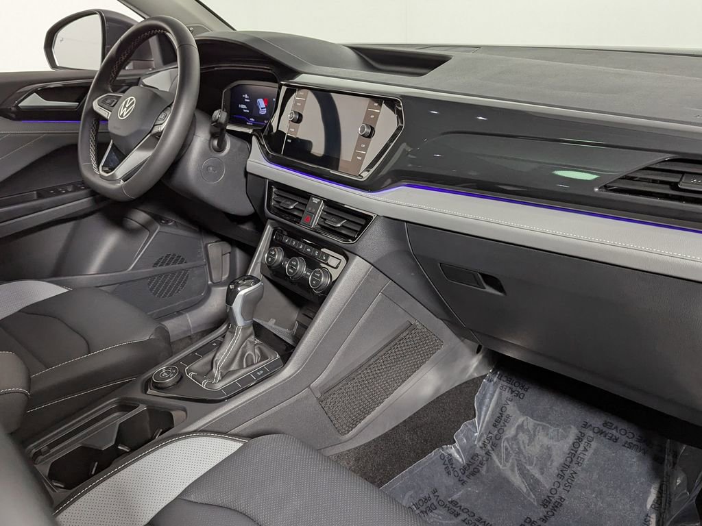 Used 2024 Volkswagen Taos SEL image 26