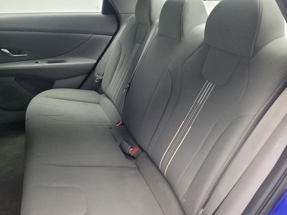 Used 2022 Hyundai Elantra SEL w/ Convenience Package image 18