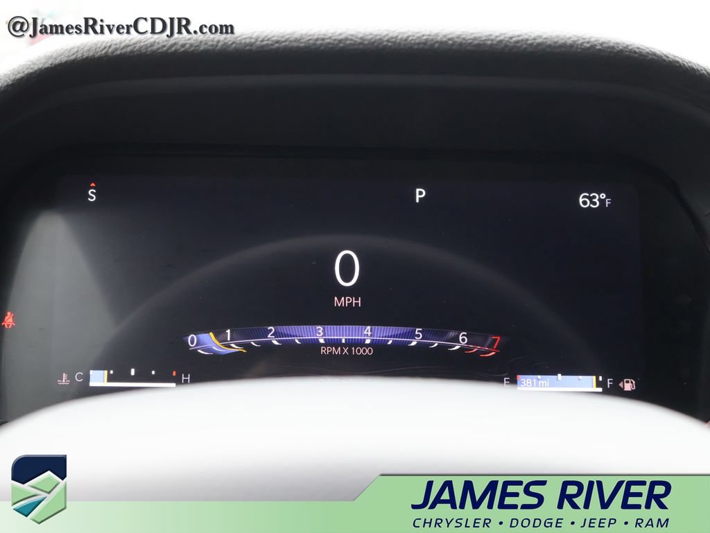 Used 2025 Jeep Grand Cherokee Altitude AWD/4WD image 29