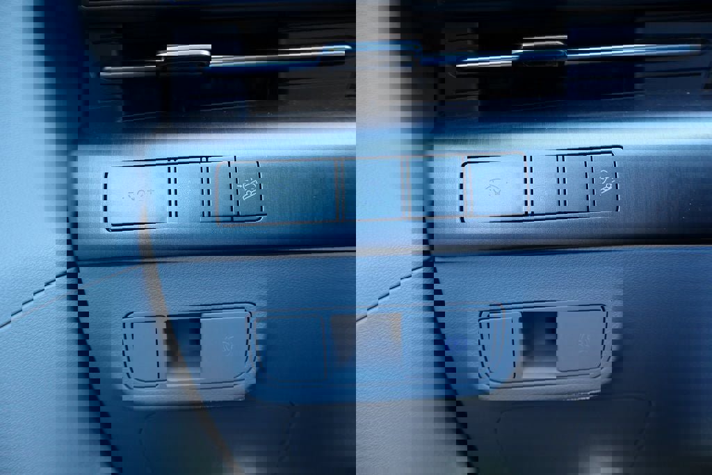 Used 2025 Hyundai Kona SEL image 17