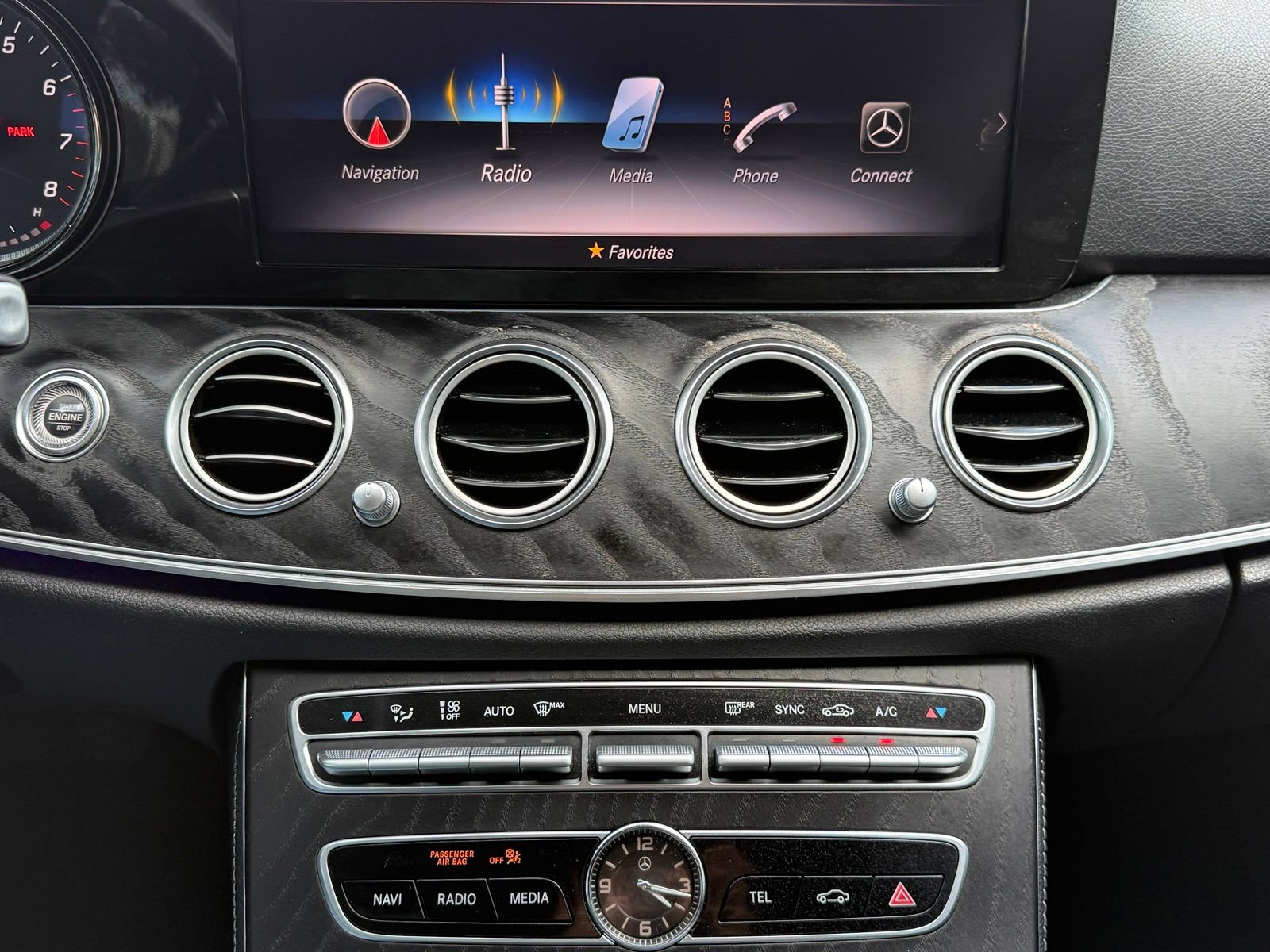 Used 2019 Mercedes-Benz E 300 4MATIC image 29