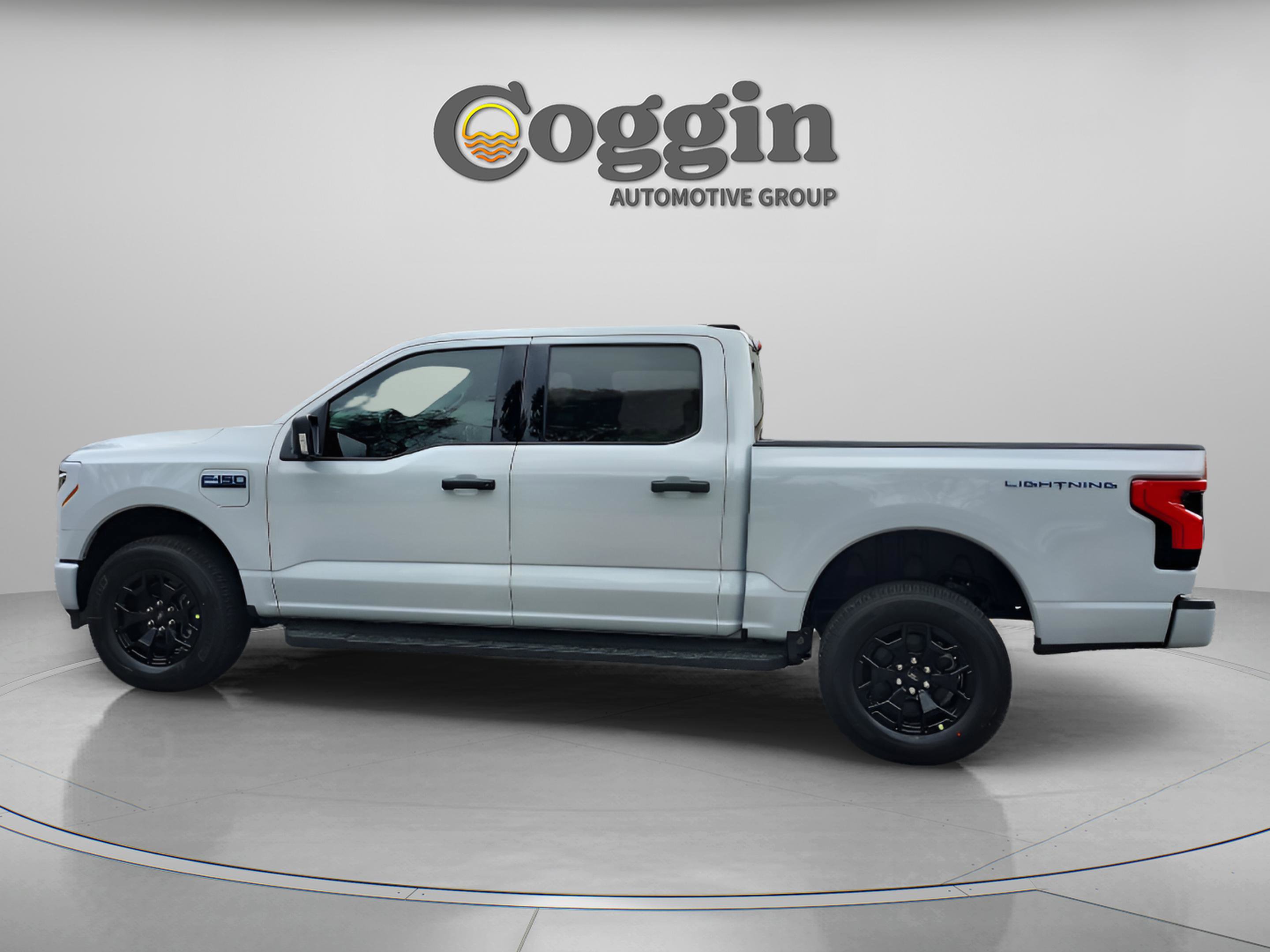 New 2025 Ford F150 Lightning XLT image 3