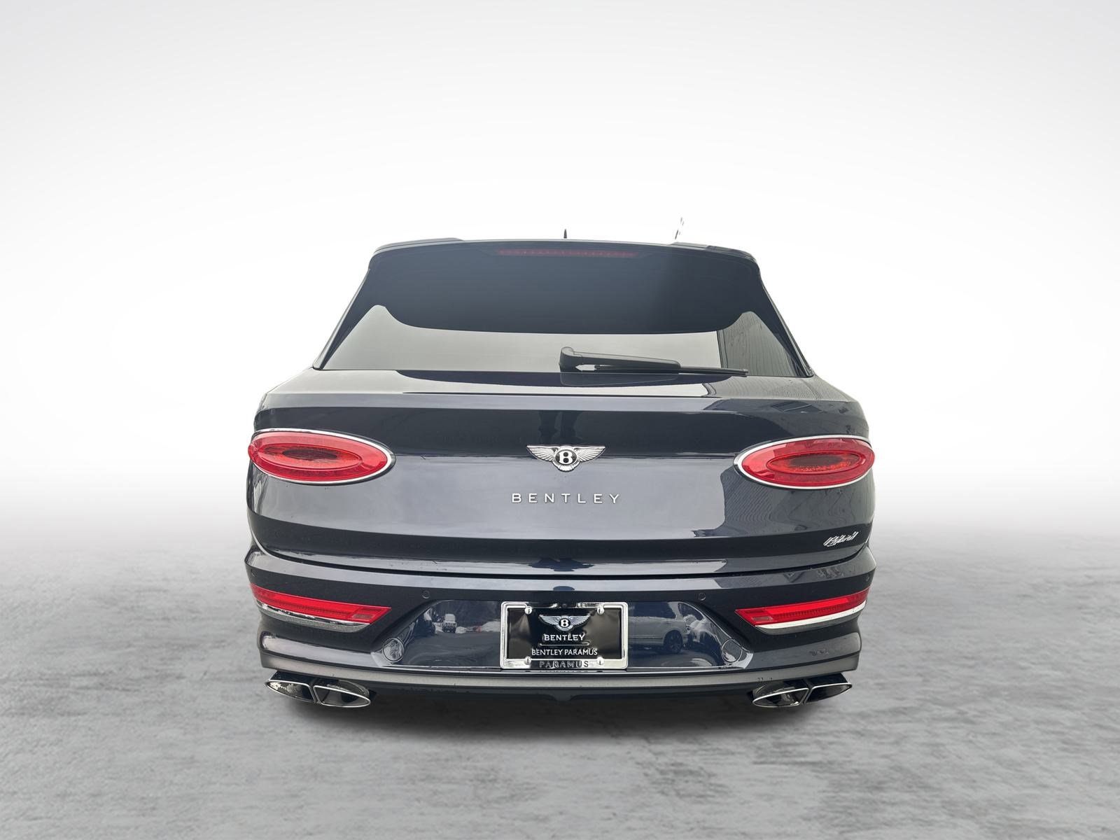 Used 2024 Bentley Bentayga Plug-In Hybrid image 9