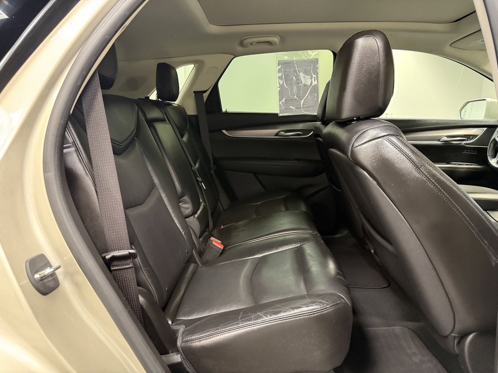 Used 2017 Cadillac XT5 Luxury image 18