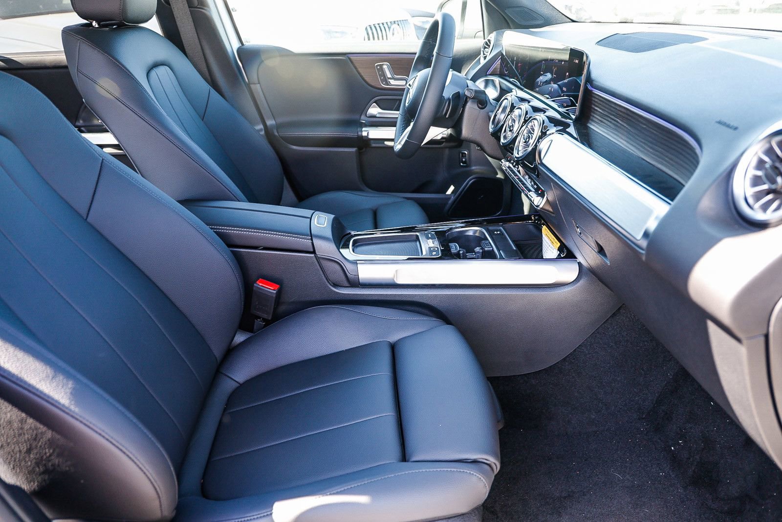 New 2026 Mercedes-Benz GLB 250 image 17