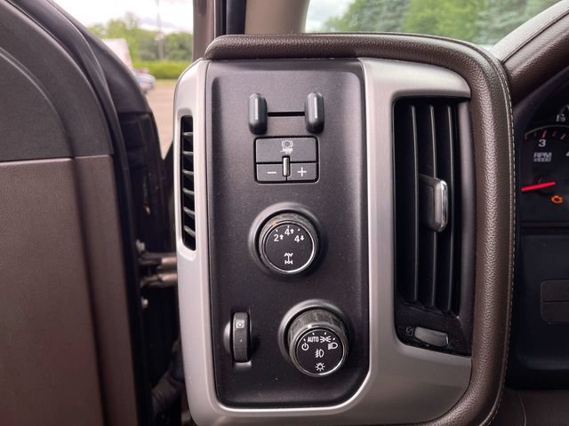 Used 2015 GMC Sierra 2500 SLT w/ Suspension Package, Off-Road AWD/4WD image 17