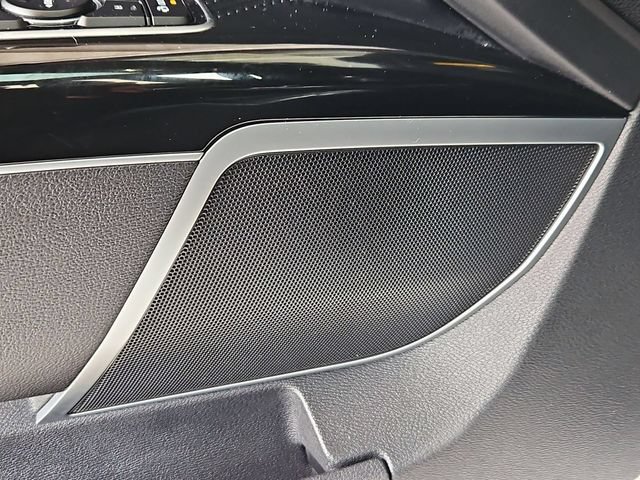 Used 2017 Kia K900 Premium RWD image 21