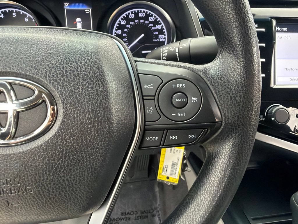 Used 2018 Toyota Camry LE FWD image 13