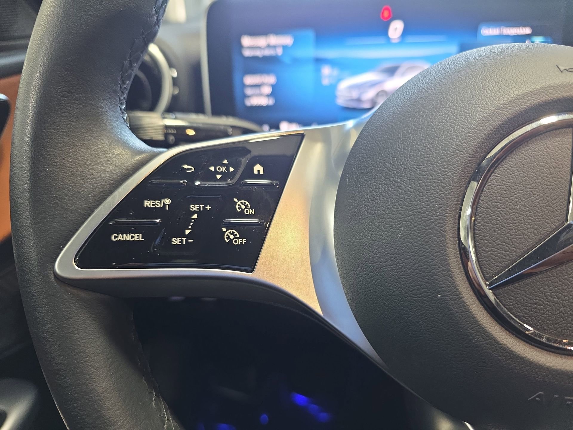 Used 2025 Mercedes-Benz C 300 Sedan image 17