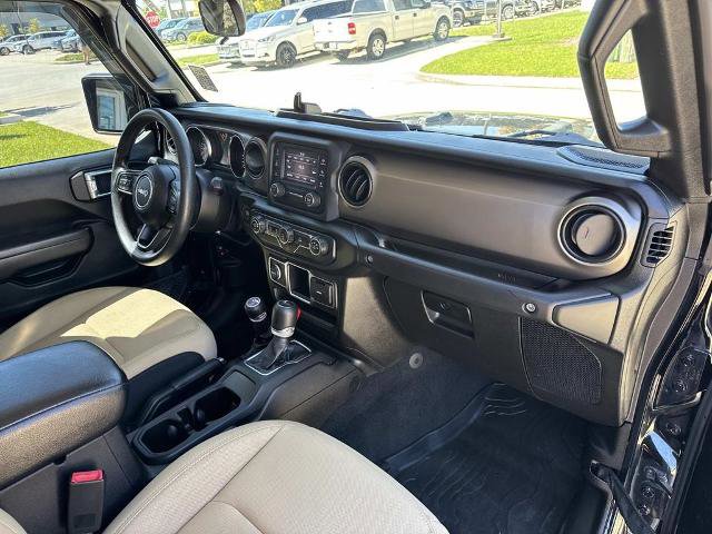 Used 2021 Jeep Gladiator Sport w/ Trailer Tow Package AWD/4WD image 15