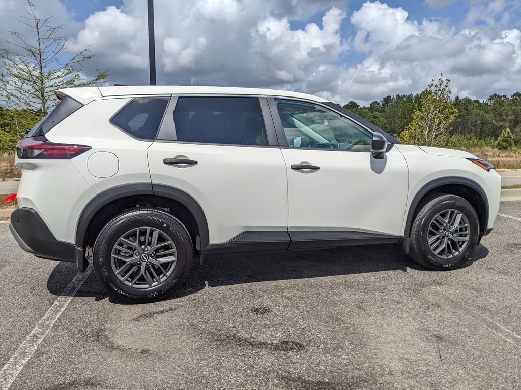 Used 2023 Nissan Rogue S image 19