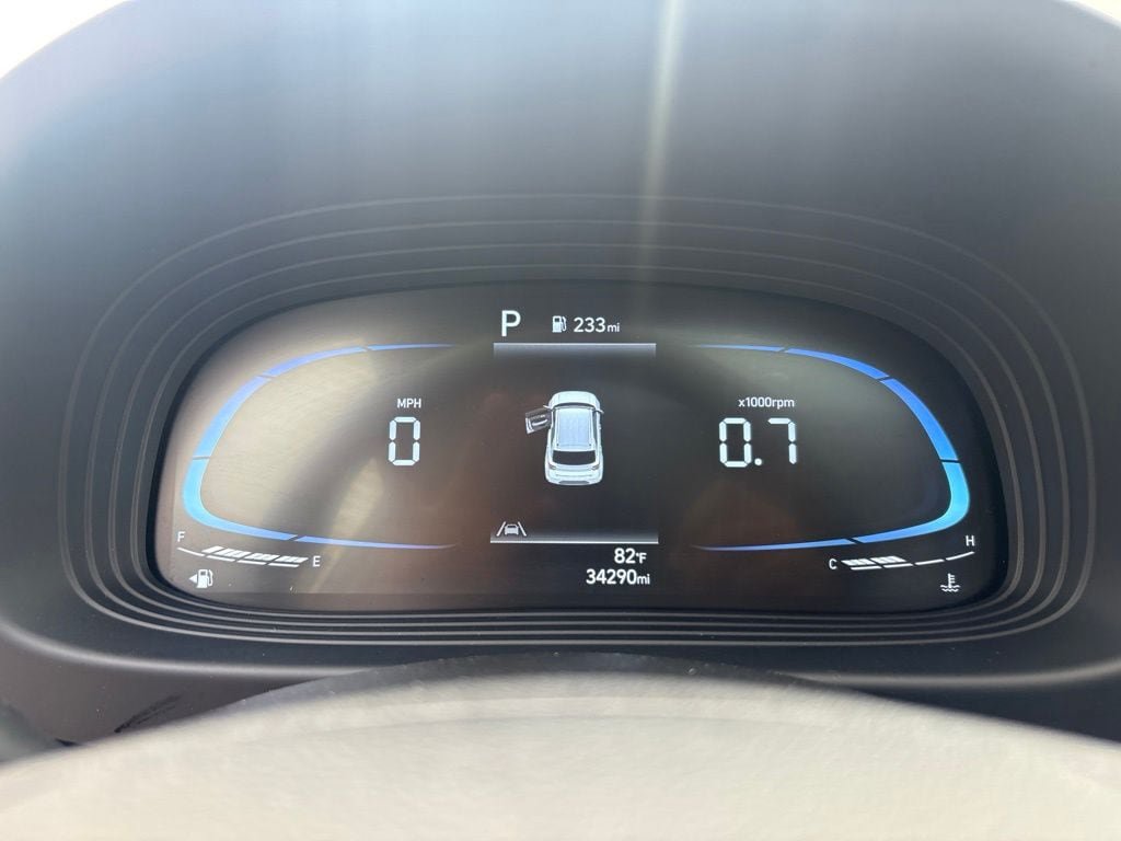 Used 2025 Hyundai Venue SEL FWD image 22