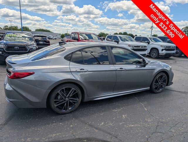 Used 2025 Toyota Camry XSE FWD image 9