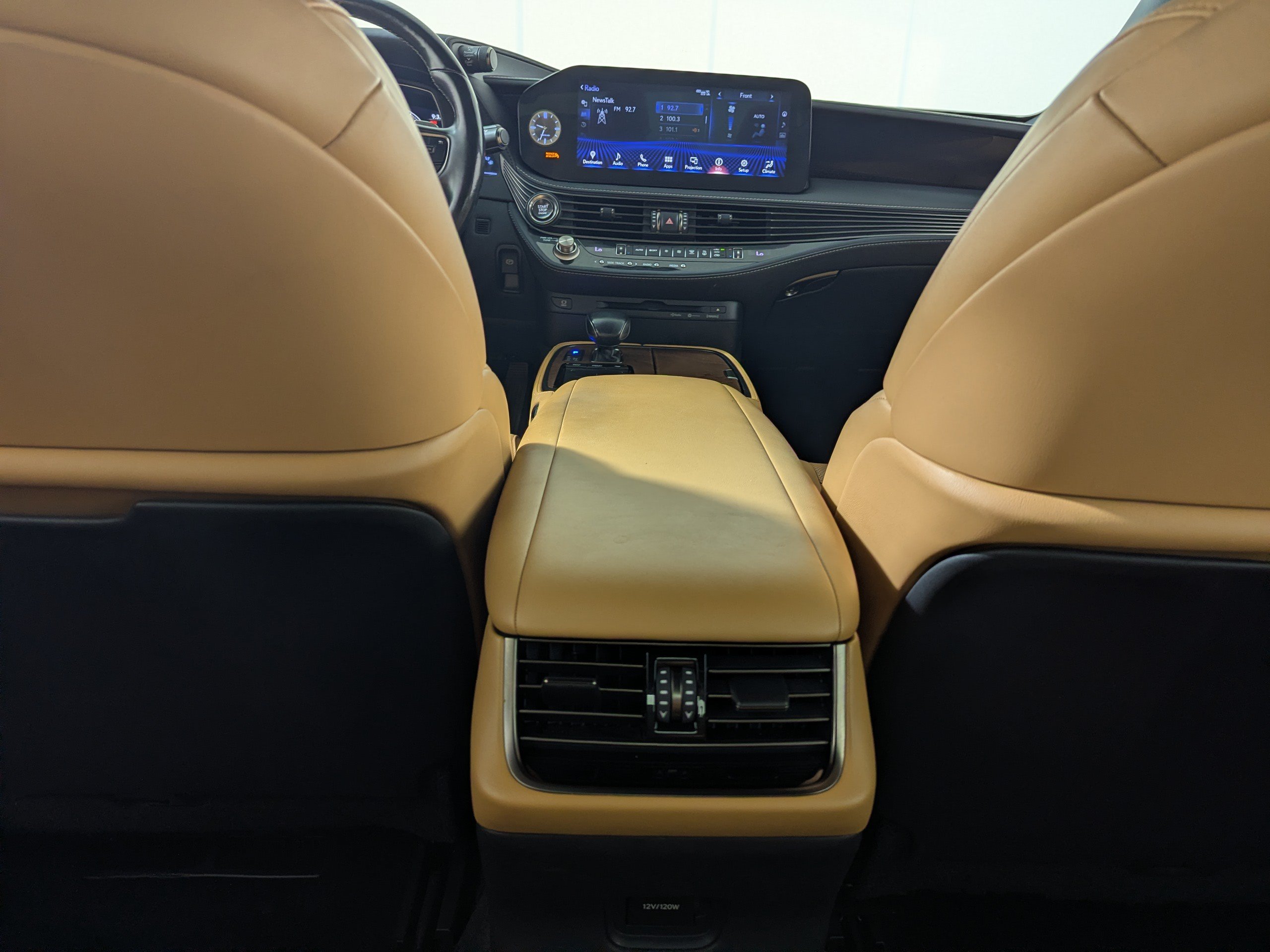 Used 2021 Lexus LS 500 w/ Accessory Package (Z2) RWD image 15