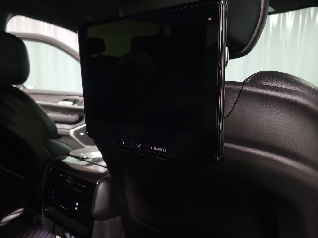 Used 2023 Jeep Wagoneer L 4WD w/ Rear Seat Video Group 1 image 34