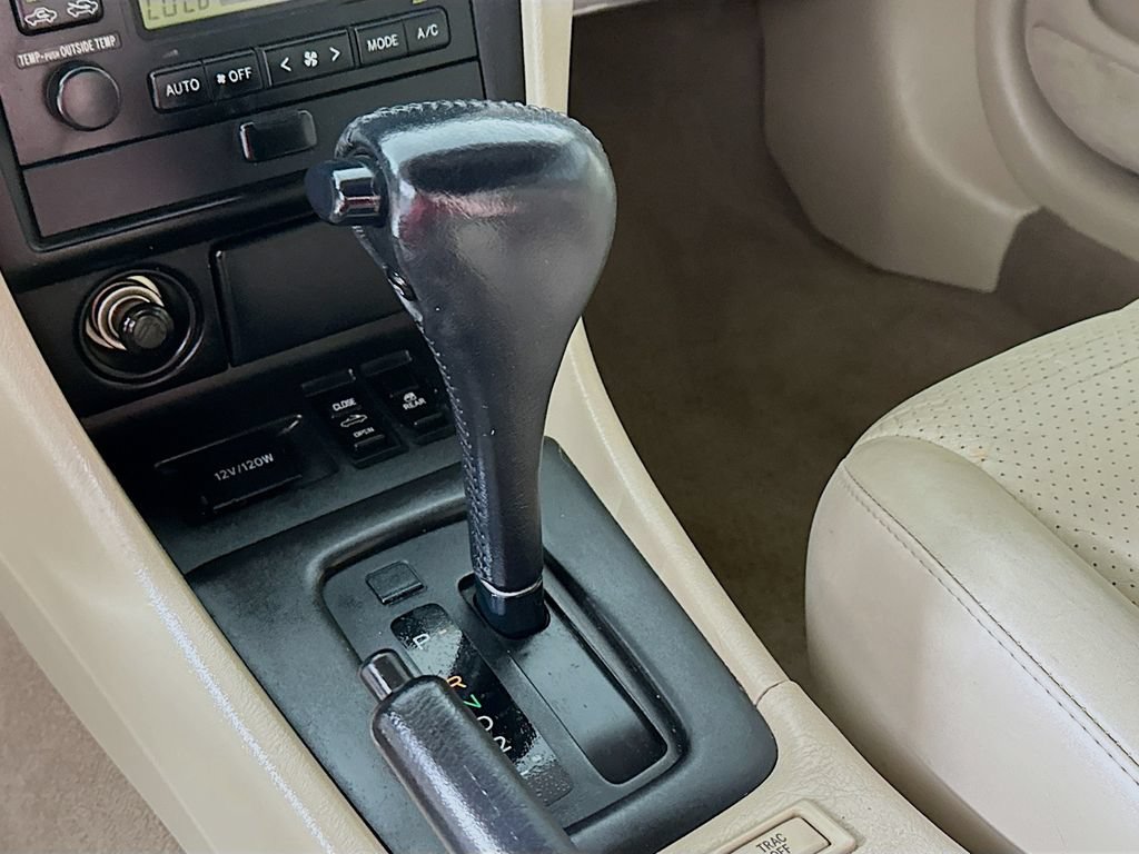 Used 2001 Toyota Solara SE FWD image 22