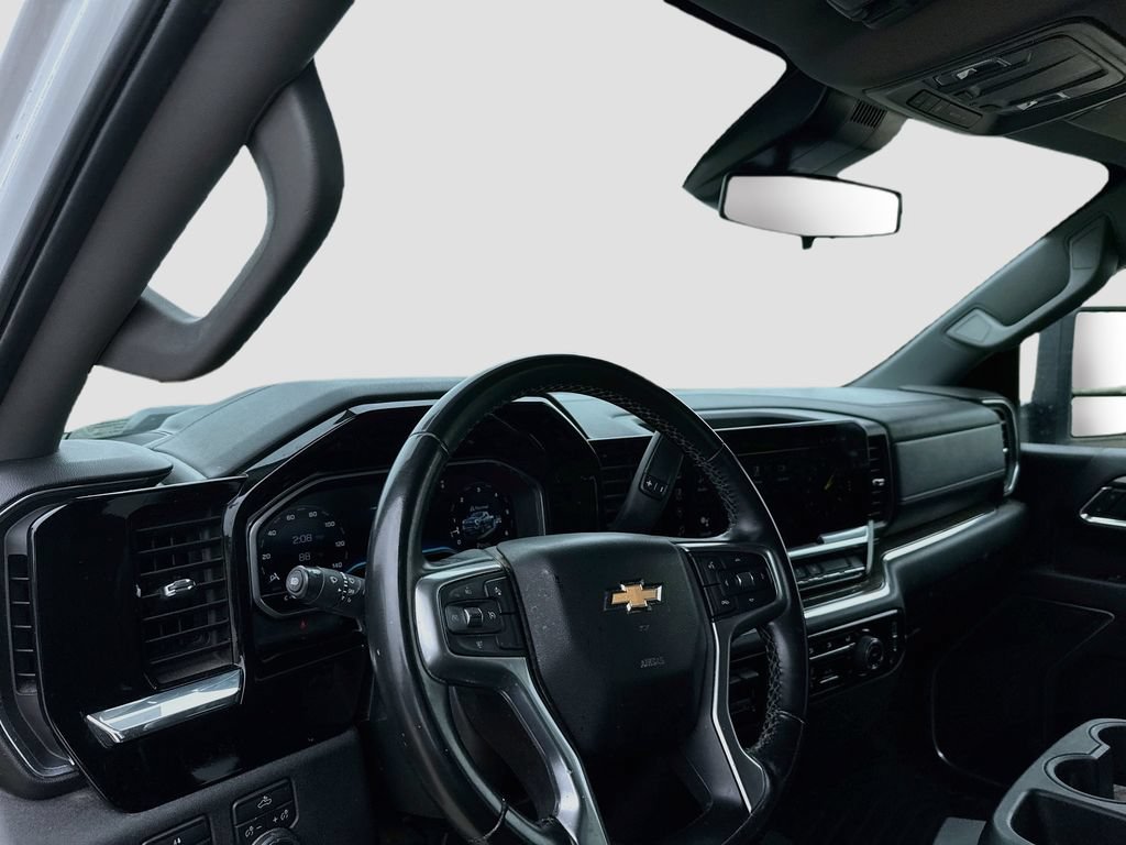 Used 2024 Chevrolet Silverado 3500 LT AWD/4WD image 9