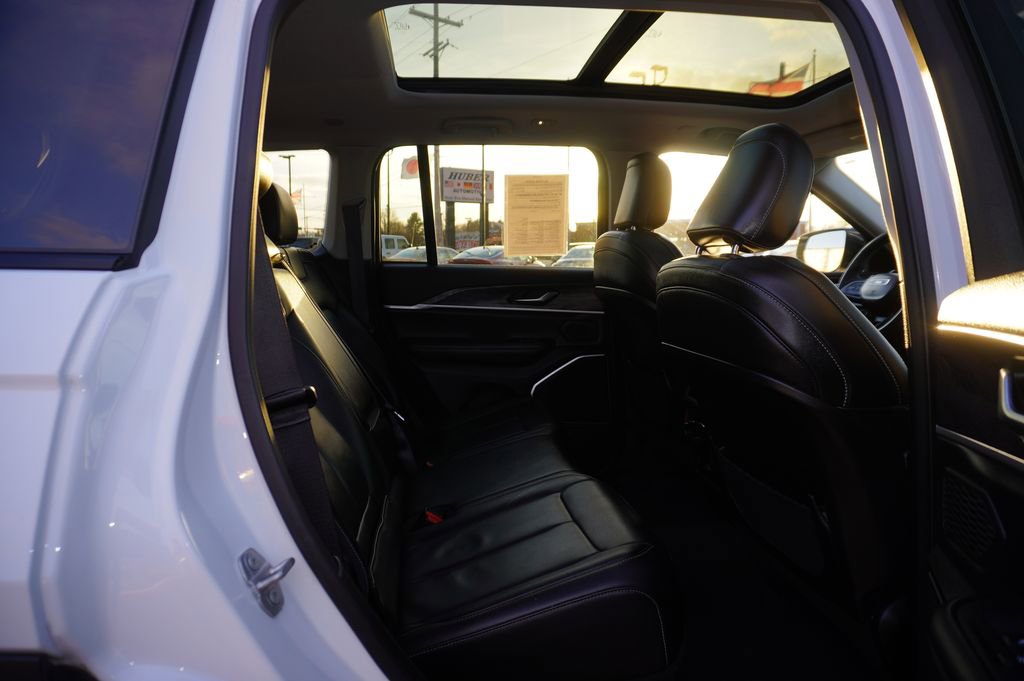 Used 2022 Jeep Grand Cherokee Limited 4xe image 25