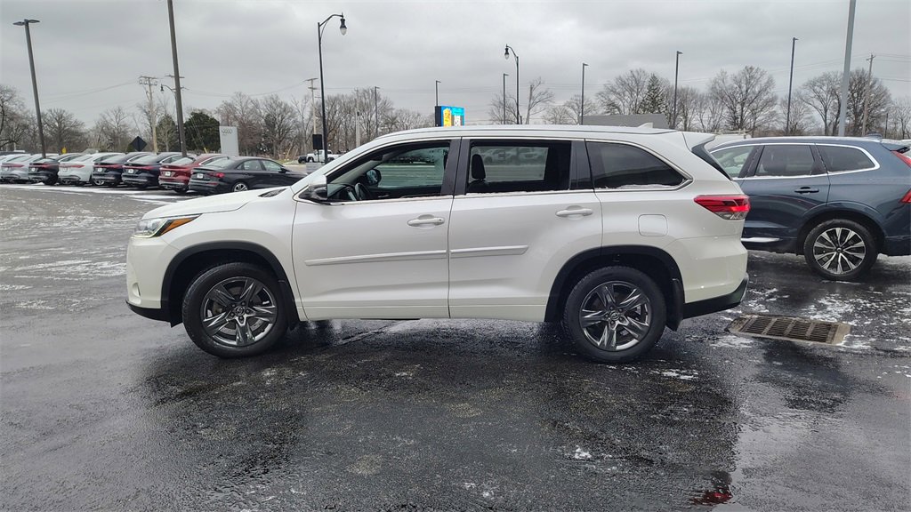 Used 2018 Toyota Highlander Limited Platinum image 5