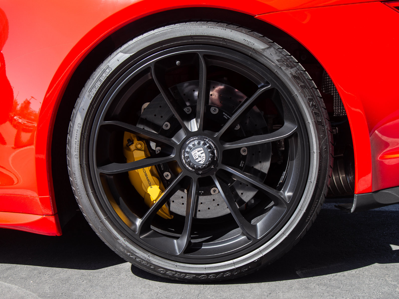 Certified 2019 Porsche 911 Speedster RWD image 9