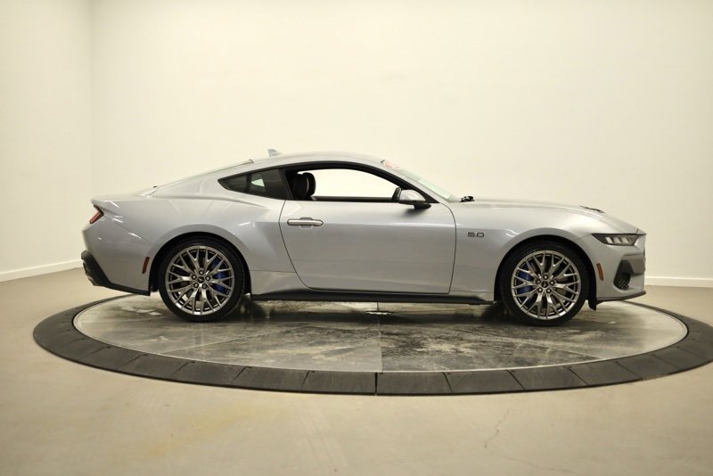 Used 2024 Ford Mustang GT Premium image 2